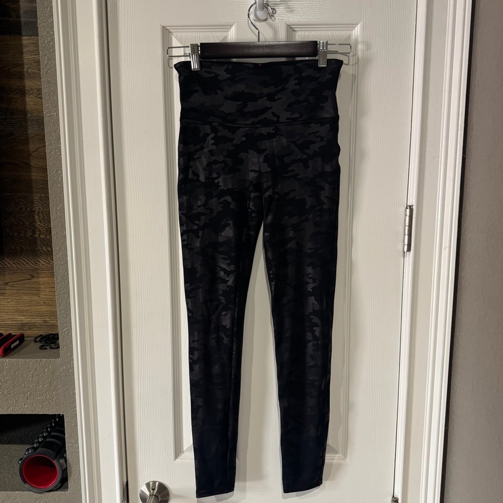 SPANX Black Camo High-Waisted Leggings